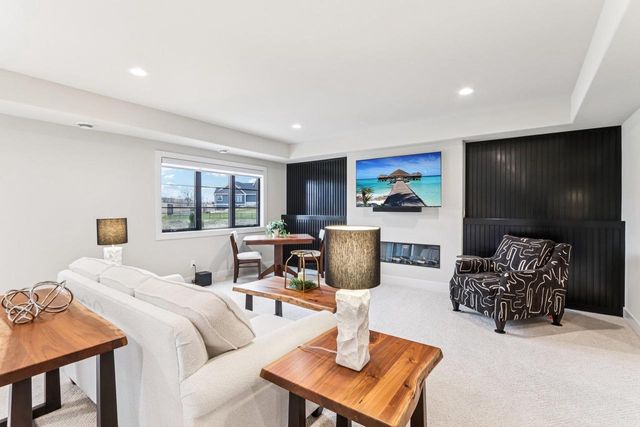 909 Westbridge Court, Waunakee, WI 53597