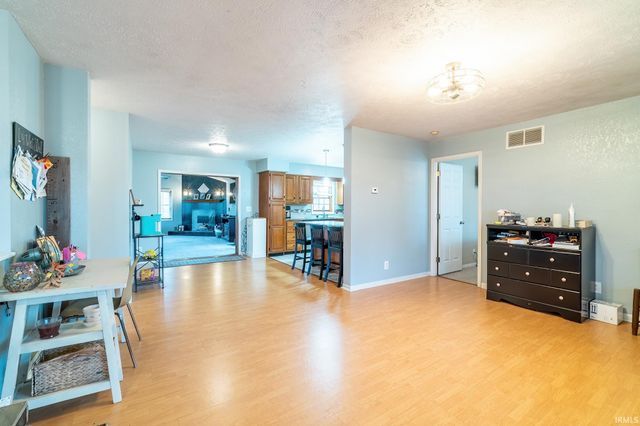 7935 S 122 E, Wolcottville, IN 46795