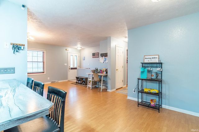 7935 S 122 E, Wolcottville, IN 46795