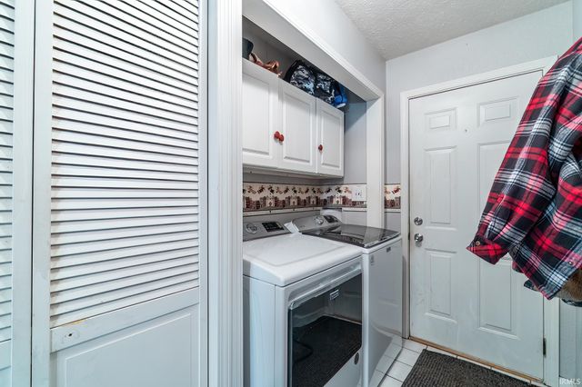 7935 S 122 E, Wolcottville, IN 46795