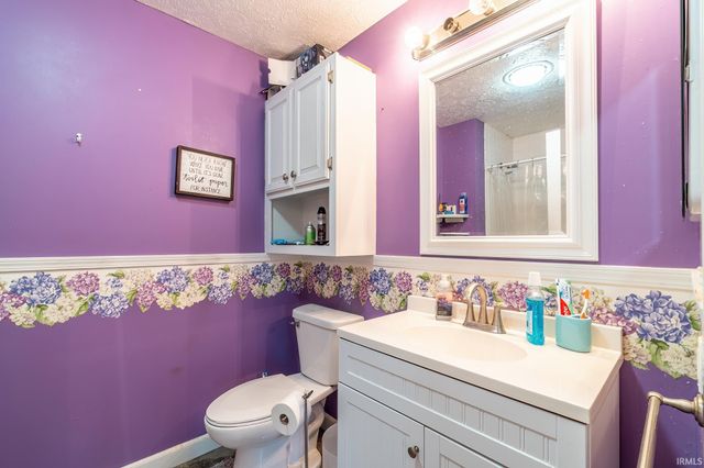 7935 S 122 E, Wolcottville, IN 46795