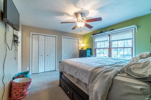 7935 S 122 E, Wolcottville, IN 46795