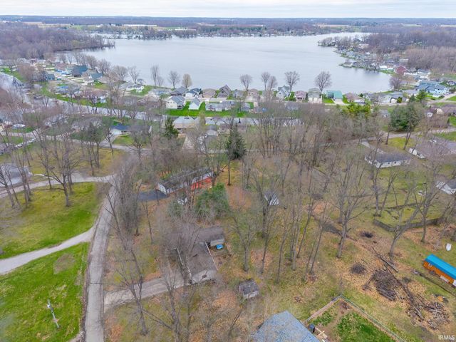 7935 S 122 E, Wolcottville, IN 46795