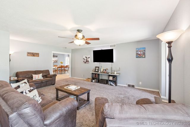 1504 E Comanche Avenue, Mcalester, OK 74501