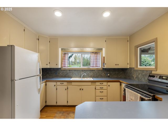 939 BUCKHORN Rd, Roseburg, OR 97470
