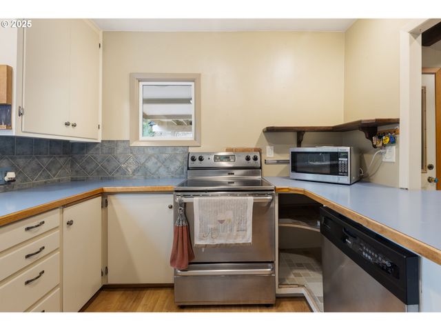939 BUCKHORN Rd, Roseburg, OR 97470