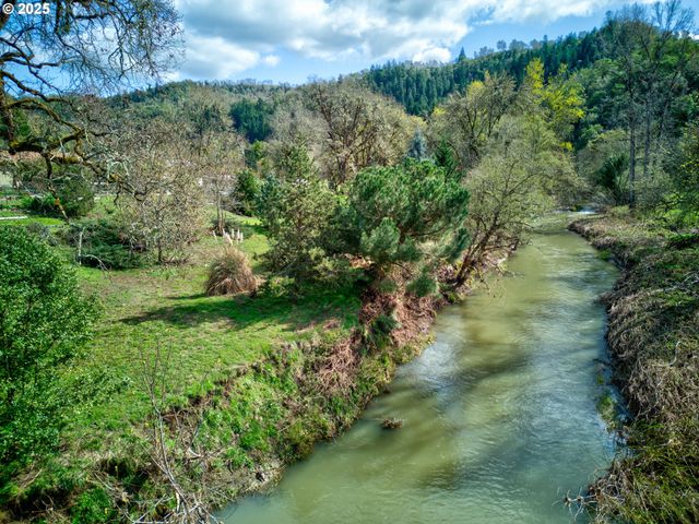 939 BUCKHORN Rd, Roseburg, OR 97470