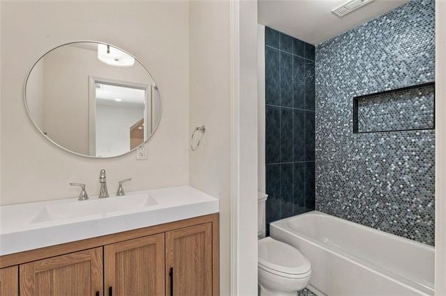 5173 Barrington Trace Drive, Atlanta, GA 30331