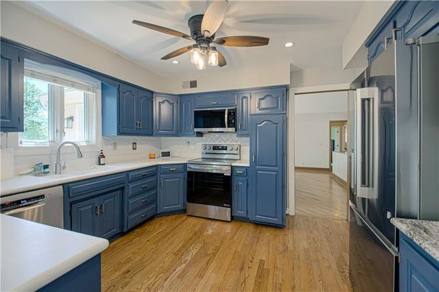 5801 W 164th Street, Stilwell, KS 66085