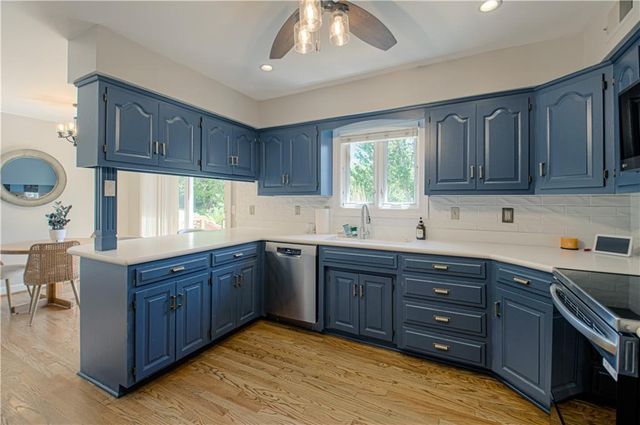 5801 W 164th Street, Stilwell, KS 66085