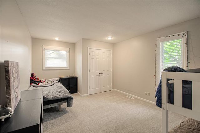 5801 W 164th Street, Stilwell, KS 66085