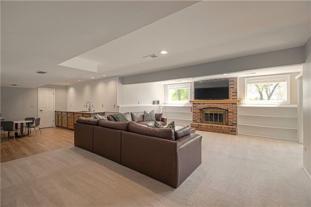 5801 W 164th Street, Stilwell, KS 66085