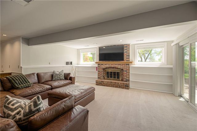 5801 W 164th Street, Stilwell, KS 66085