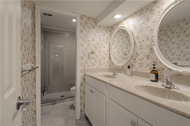 5801 W 164th Street, Stilwell, KS 66085