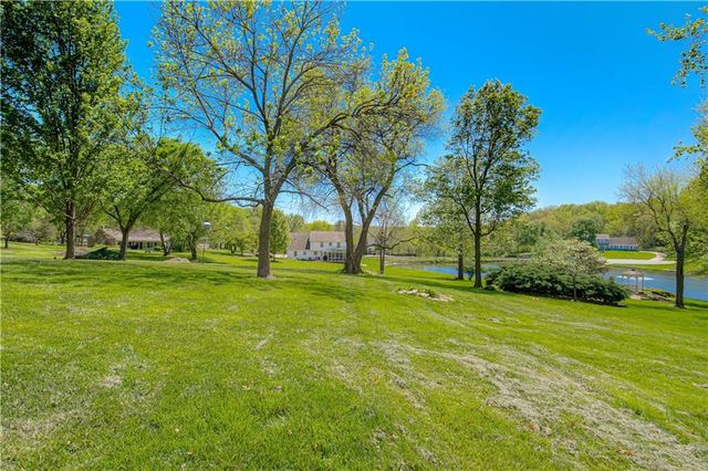 5801 W 164th Street, Stilwell, KS 66085