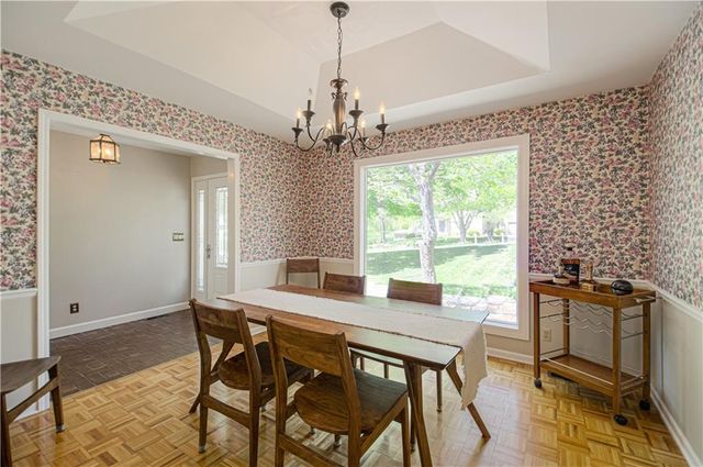 5801 W 164th Street, Stilwell, KS 66085