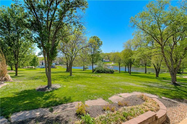 5801 W 164th Street, Stilwell, KS 66085