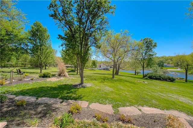 5801 W 164th Street, Stilwell, KS 66085