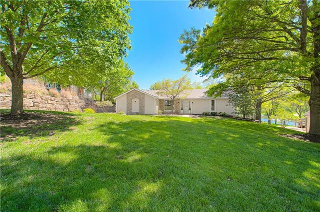 5801 W 164th Street, Stilwell, KS 66085
