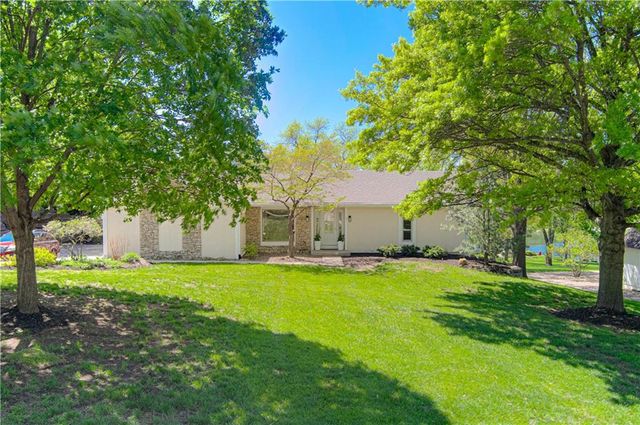 5801 W 164th Street, Stilwell, KS 66085