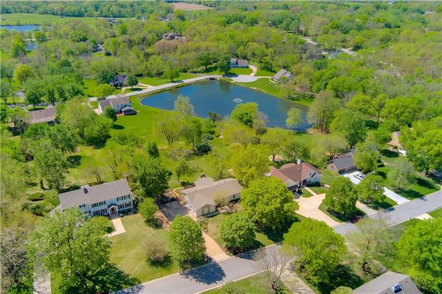 5801 W 164th Street, Stilwell, KS 66085