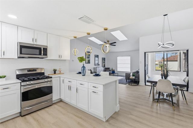 5439 E SACRAMENTO COURT, Orlando, FL 32821