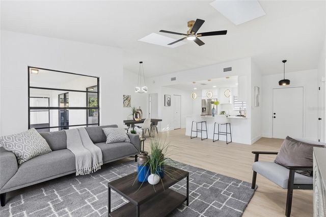 5439 E SACRAMENTO COURT, Orlando, FL 32821