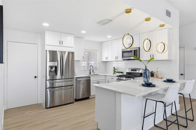 5439 E SACRAMENTO COURT, Orlando, FL 32821