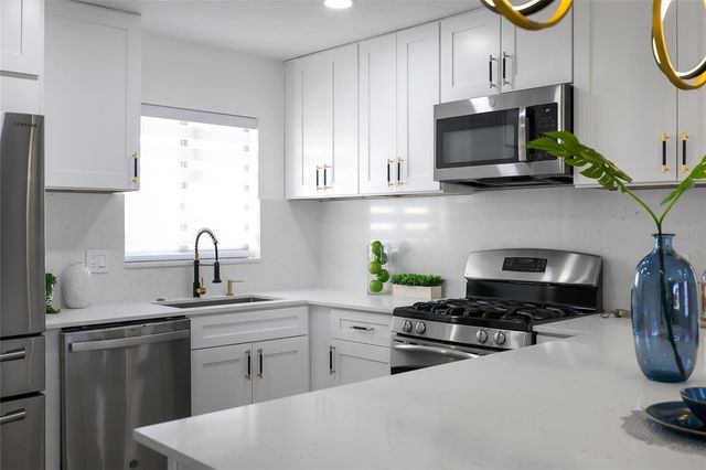 5439 E SACRAMENTO COURT, Orlando, FL 32821