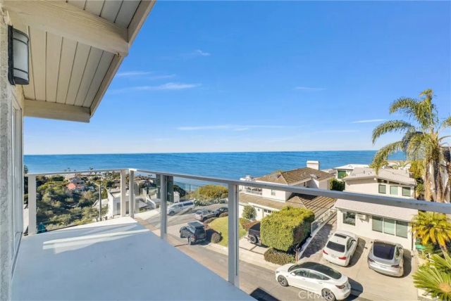 820 Acapulco Street, Laguna Beach, CA 92651