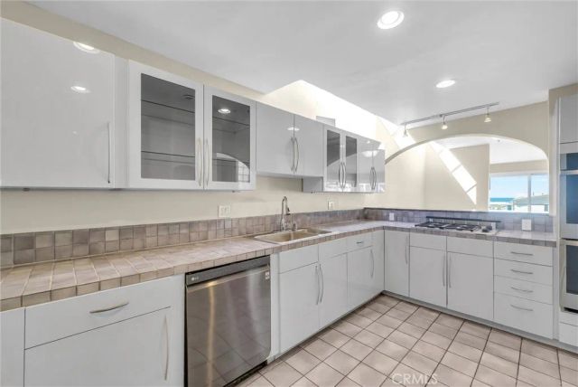 820 Acapulco Street, Laguna Beach, CA 92651