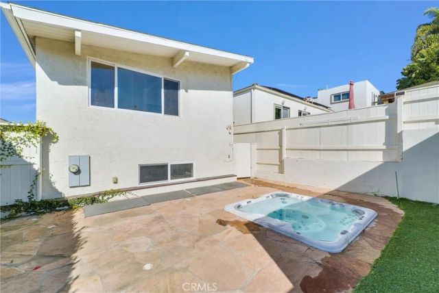 820 Acapulco Street, Laguna Beach, CA 92651