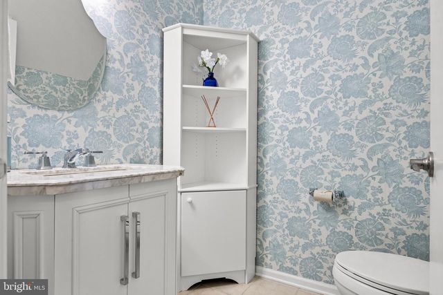 3704 FENWICK LN, Mount Laurel, NJ 08054