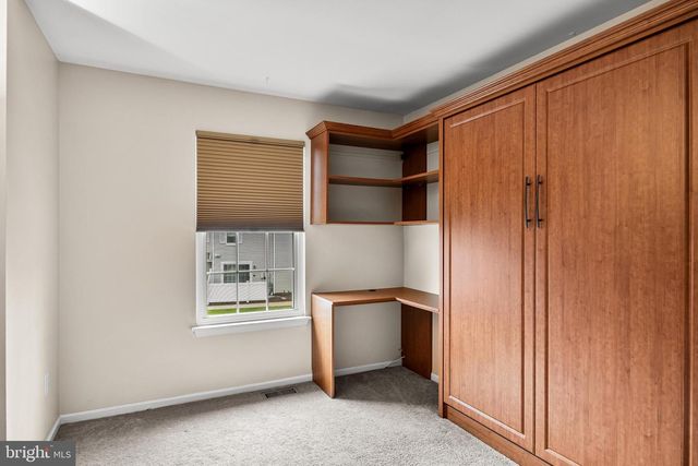 3704 FENWICK LN, Mount Laurel, NJ 08054