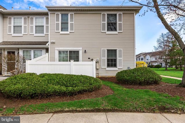 3704 FENWICK LN, Mount Laurel, NJ 08054