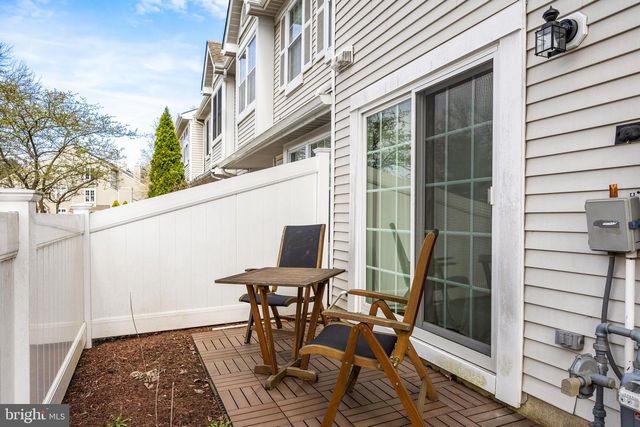 3704 FENWICK LN, Mount Laurel, NJ 08054