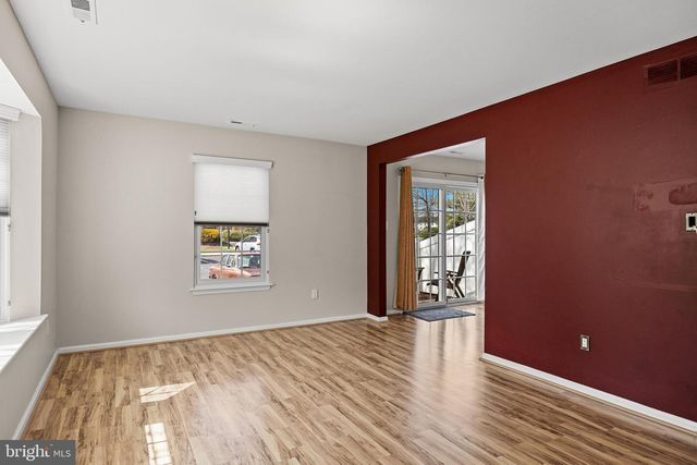 3704 FENWICK LN, Mount Laurel, NJ 08054