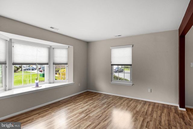 3704 FENWICK LN, Mount Laurel, NJ 08054