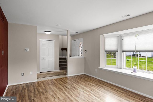 3704 FENWICK LN, Mount Laurel, NJ 08054