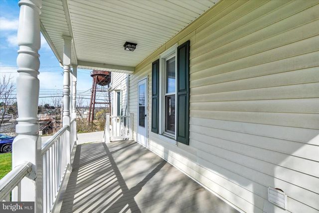 29 HIGH ST, Stewartstown, PA 17363