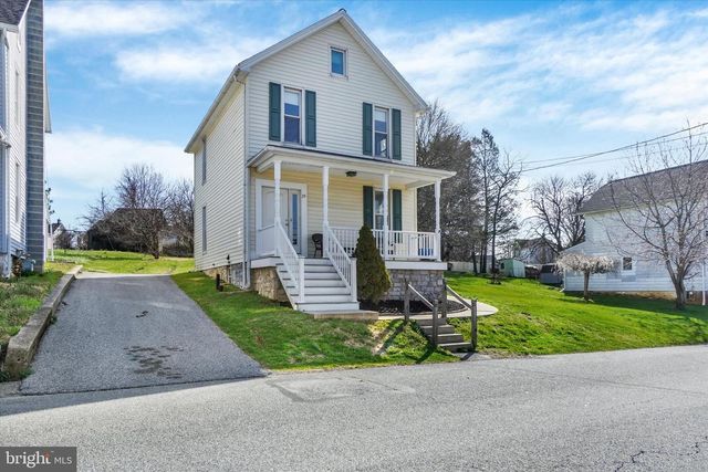 29 HIGH ST, Stewartstown, PA 17363