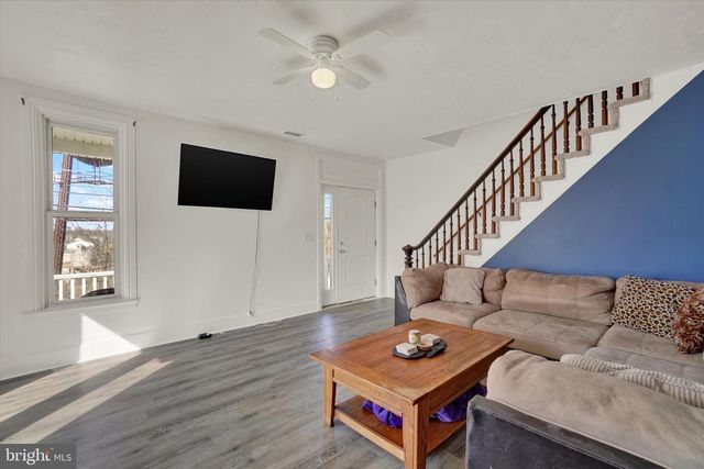 29 HIGH ST, Stewartstown, PA 17363