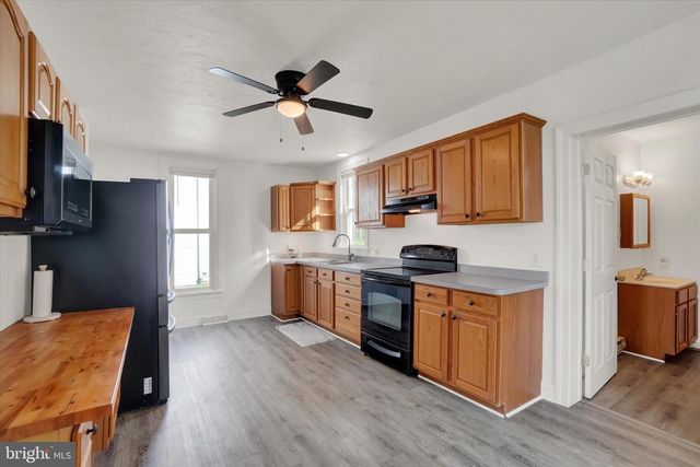 29 HIGH ST, Stewartstown, PA 17363