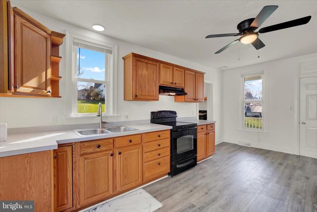 29 HIGH ST, Stewartstown, PA 17363