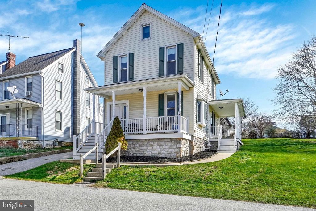 29 HIGH ST, Stewartstown, PA 17363