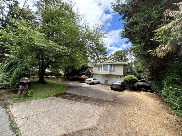 1124 Se RIVER FOREST Rd, Milwaukie, OR 97267