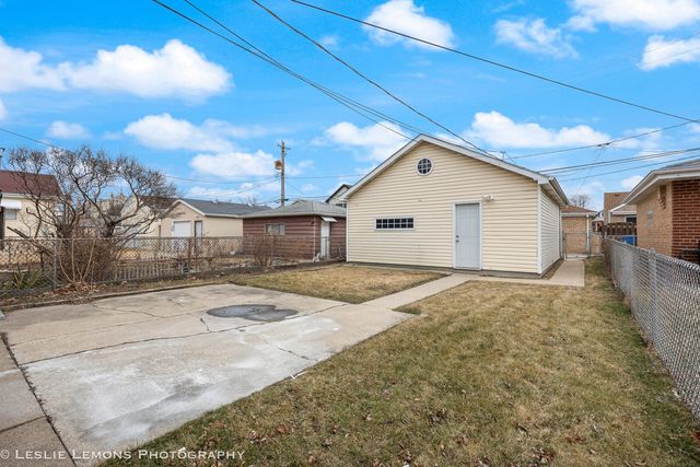 5431 S Natoma Avenue, Chicago, IL 60638