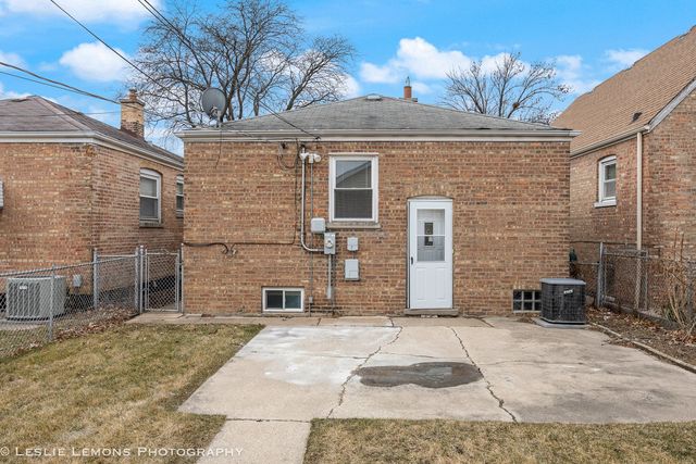 5431 S Natoma Avenue, Chicago, IL 60638