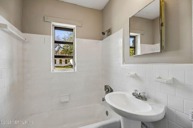 1627 E 9TH Street 1629, Jacksonville, FL 32206