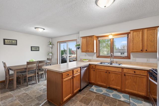 14620 Hayes Road, Apple Valley, MN 55124